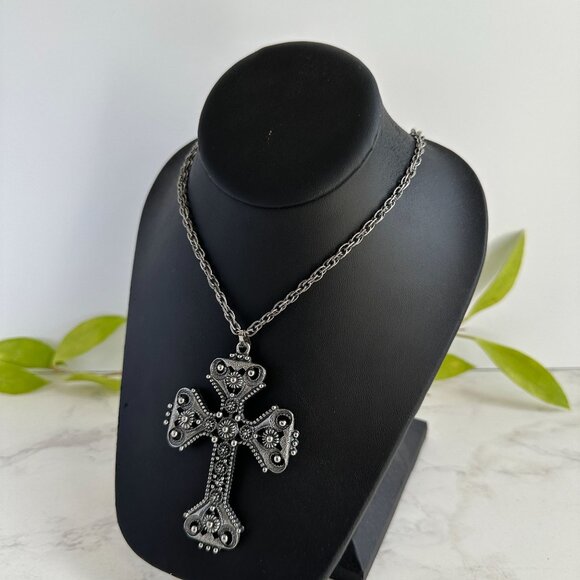 Vintage Sarah Coventry Limited Edition 1974 Large Cross Pendant Necklace - Picture 3 of 7